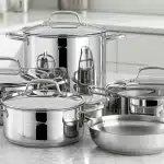 Conjunto de panelas de inox brilhante